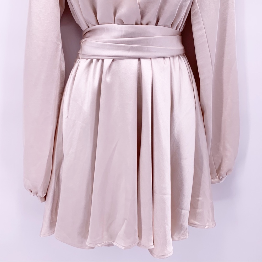 NEW Lovers + Friends Ivy Dress in Champagne Sz S - Picture 6 of 11